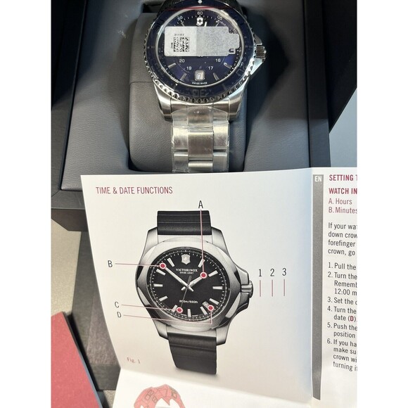 BLUE BLOODS NIB Swiss Army Victorinox Maverick Watch (Official Cast & Crew Swag) - Picture 4 of 6